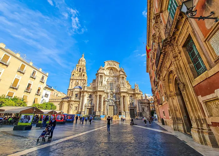 Lujoso Piso Centrico En Murcia Con 3 Habitaciones